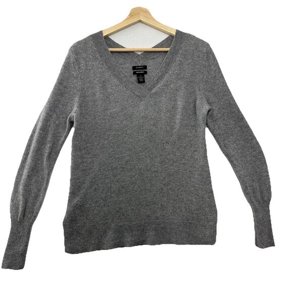 Halogen 100% Cashmere Sweater Womens M Gray V Neck Preppy Minimal Quiet Luxury - Picture 1 of 11